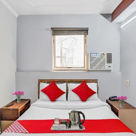 Hotel O M Stays Near Akshardham Нью-Дели Экстерьер фото